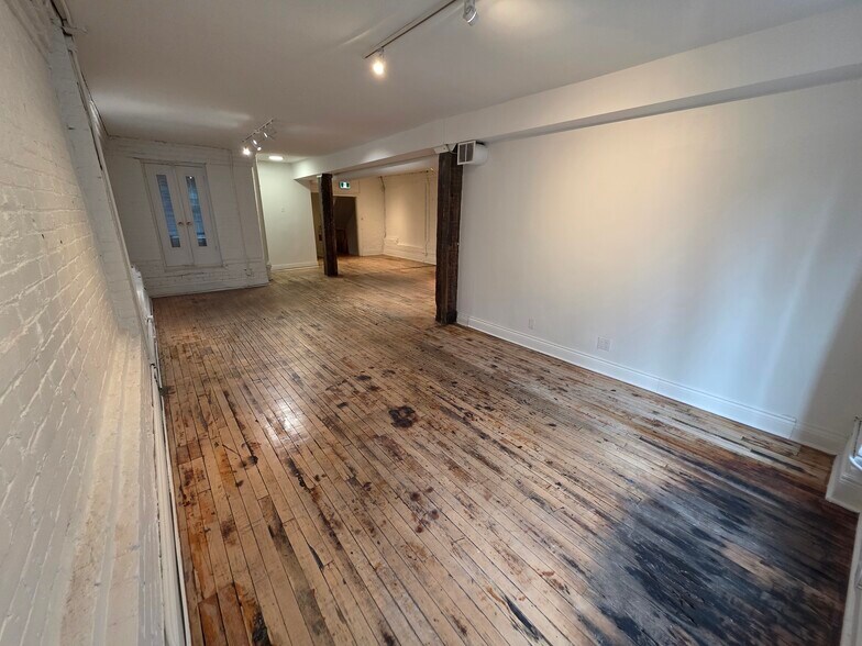 More Photos Of 24 Mercer St, Toronto Loft Creative Space For Lease