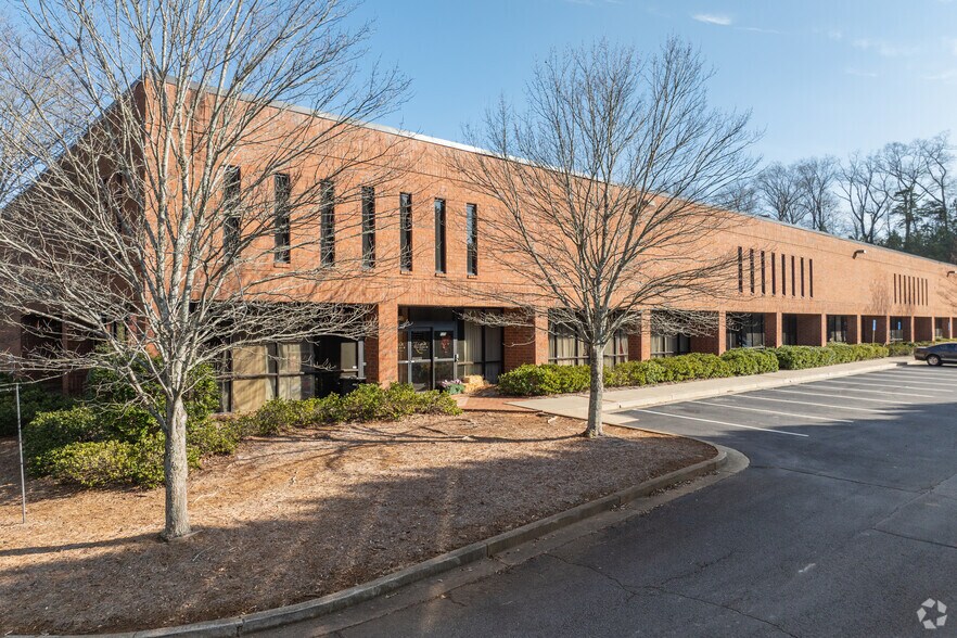 Primary Photo Of 115-131 Smoke Hill Ln, Woodstock Distribution For Lease