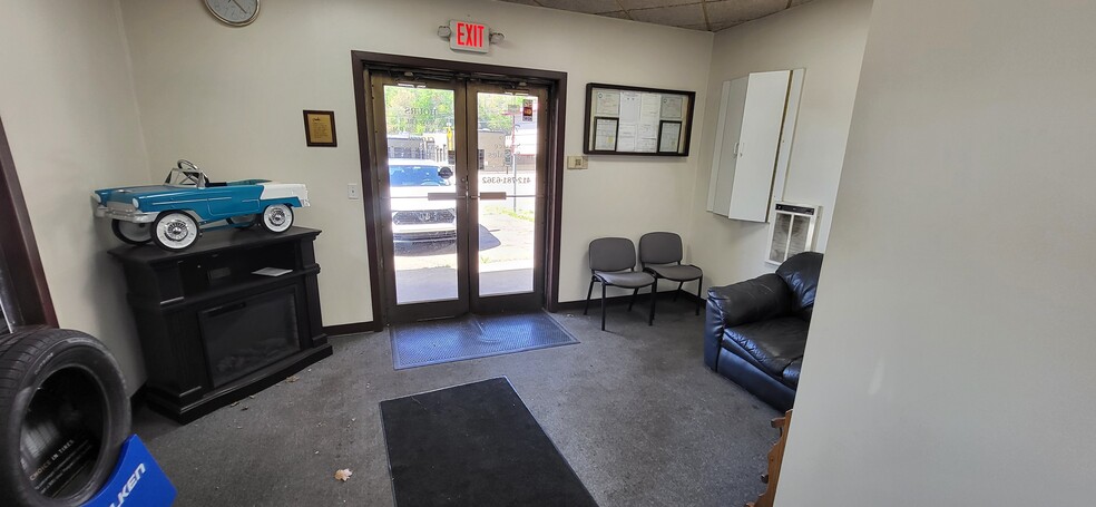 More Photos Of 584 Butler St, Pittsburgh Auto Repair For Sale