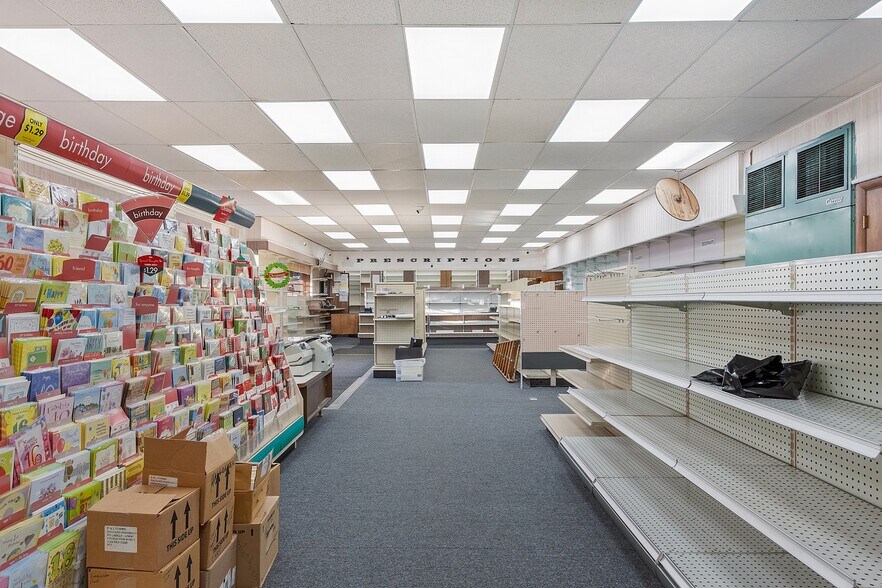 More Photos Of 130 Parker St, Lawrence Office Residential For Sale