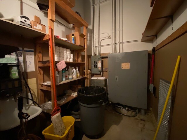 More Photos Of 1601 6th Ave, Stevens Point Freestanding For Sale