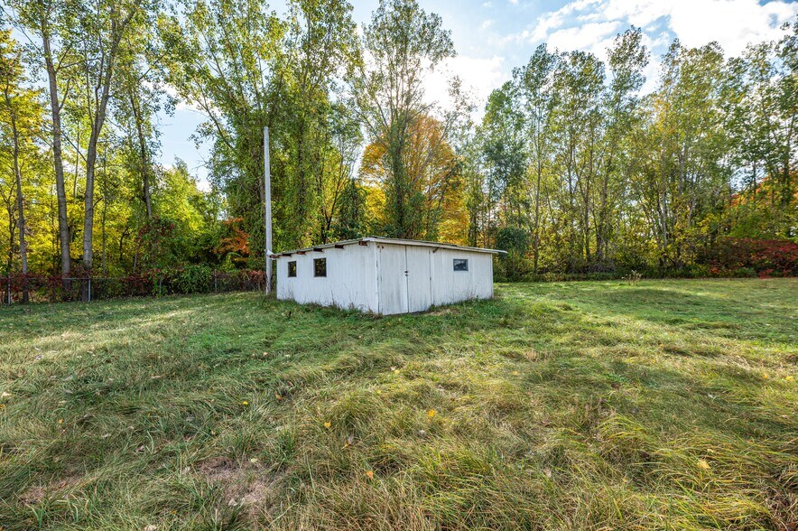 More Photos Of 3905 32nd St, Port Huron Truck Terminal For Sale