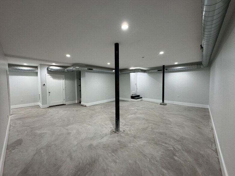 More Photos Of 614 W Jefferson St, Philadelphia Light Manufacturing For Sale