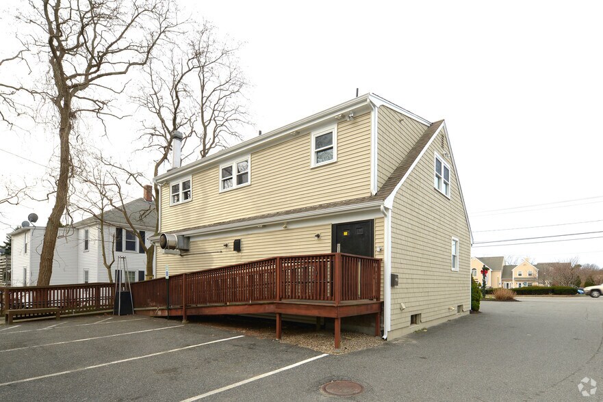 More Photos Of 75 Davis Straits, Falmouth Restaurant For Lease