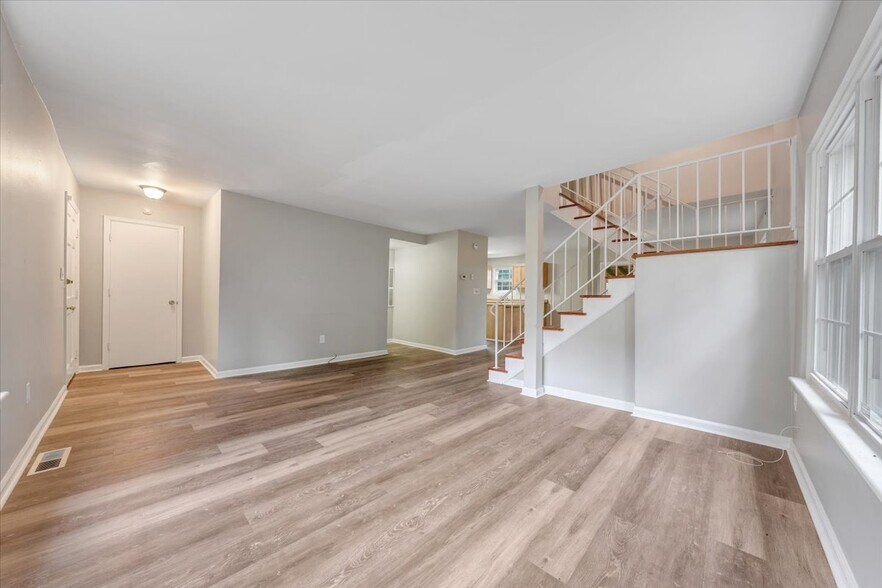 More Photos Of 1702 Elbert Dr, Roanoke Apartments For Sale