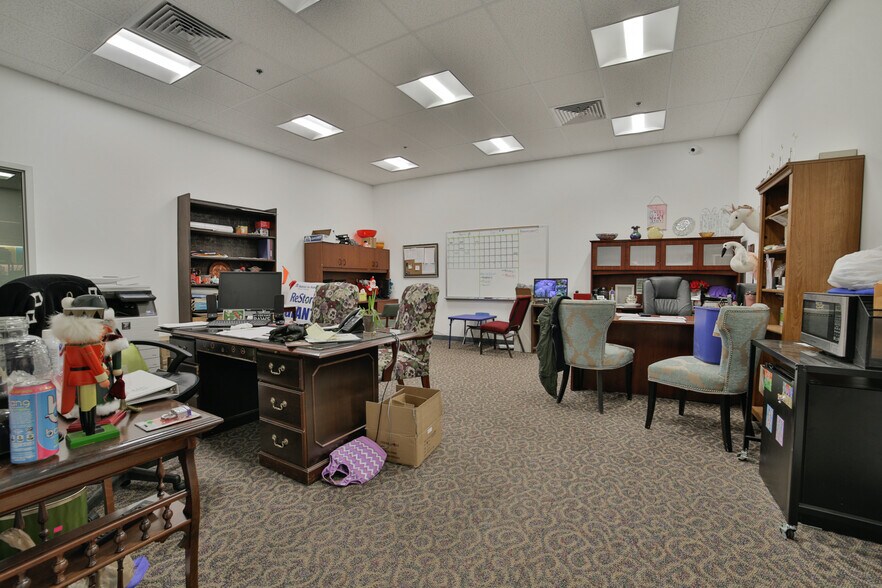 More Photos Of 9408 Apison Pike, Ooltewah Storefront For Lease