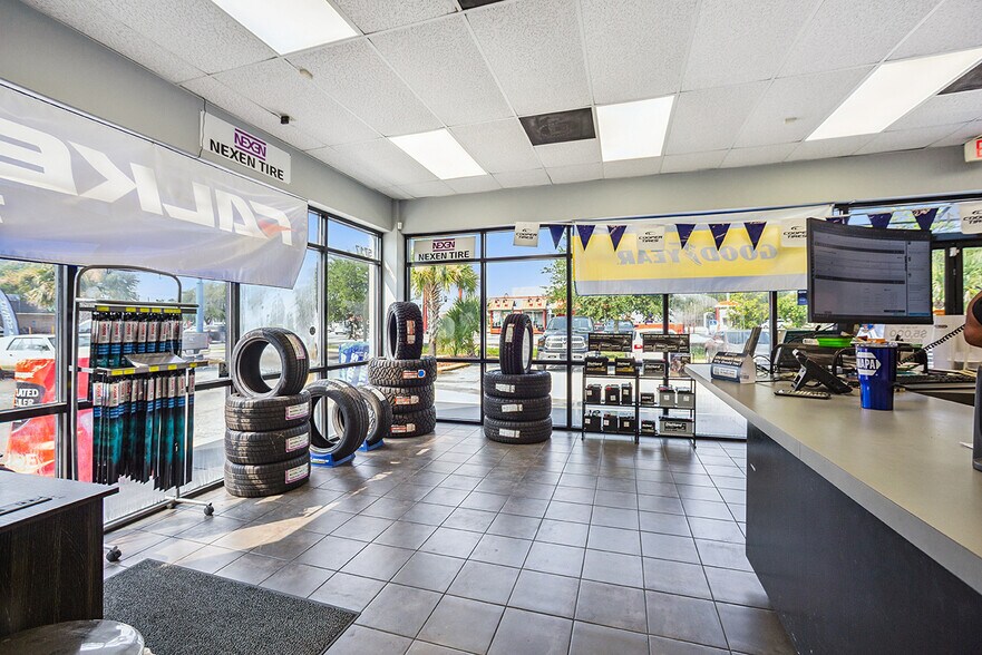 More Photos Of 5717 University Blvd W, Jacksonville Auto Repair For Sale