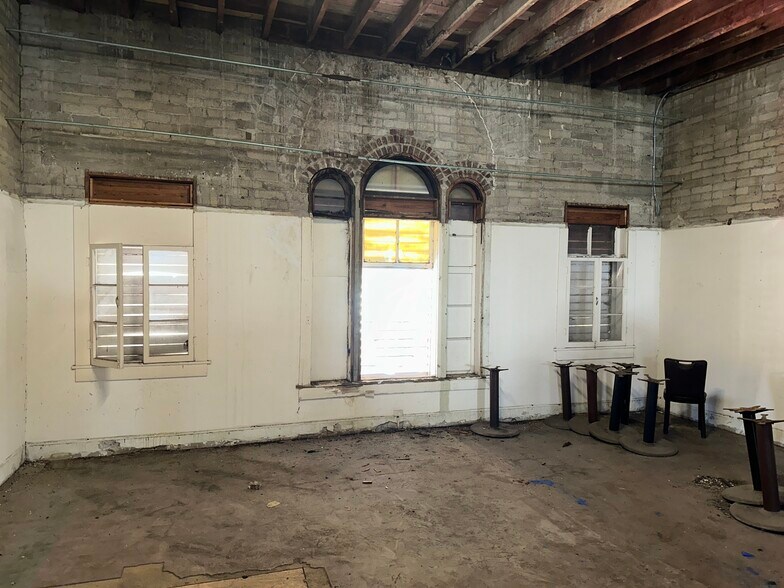 More Photos Of 356-358 3rd St NW, Winter Haven Storefront For Sale