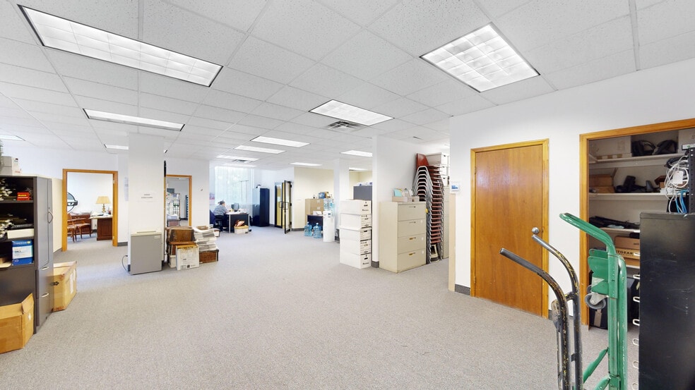 More Photos Of 31-21 31st St, Long Island City Office For Lease