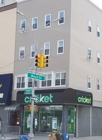 Primary Photo Of 61 Graham Ave, Brooklyn Storefront Retail Residential For Lease