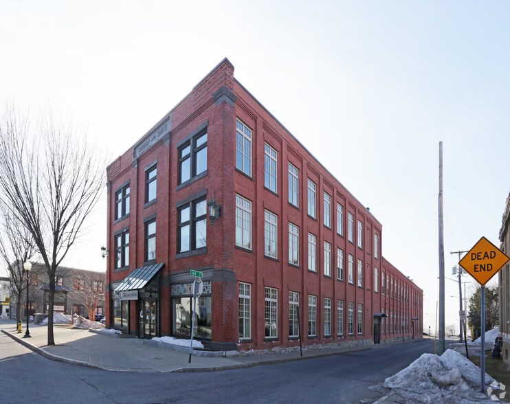More Photos Of 79 Warren St, Glens Falls Apartments For Lease