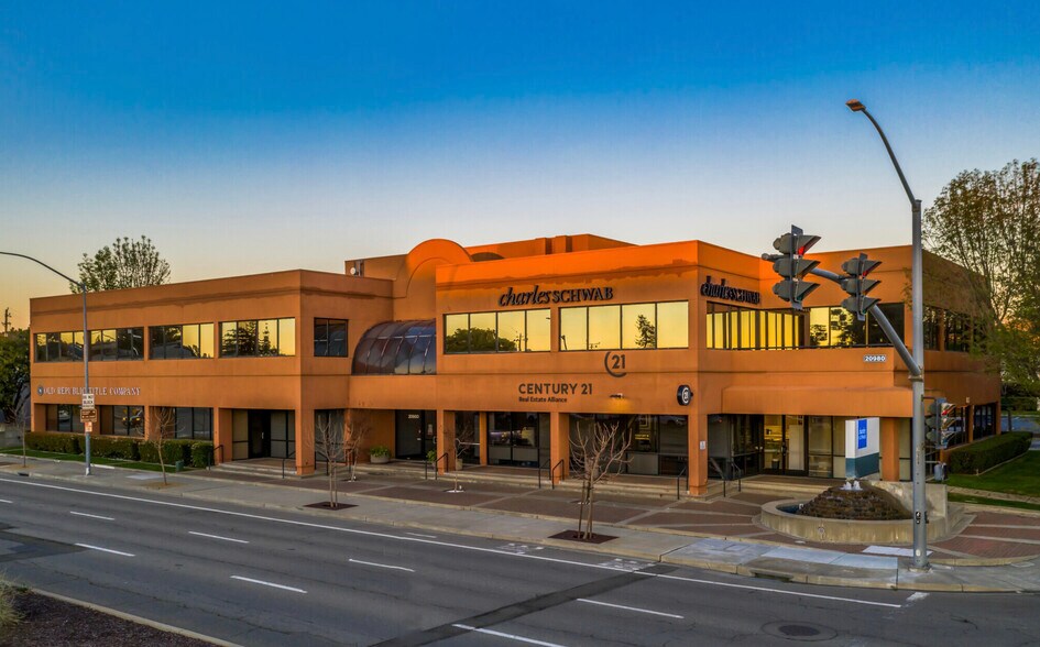 Primary Photo Of 20980 Redwood Rd, Castro Valley Medical For Lease