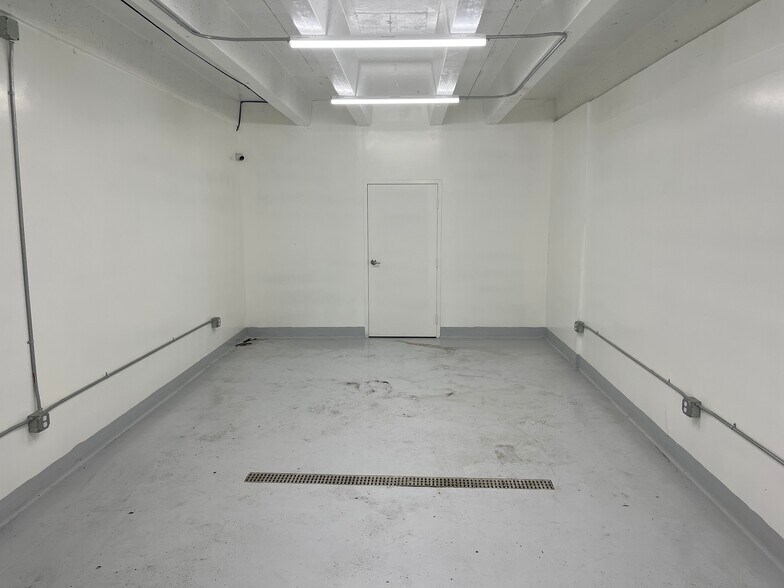 More Photos Of 155 Vallejo St, Denver Industrial For Lease