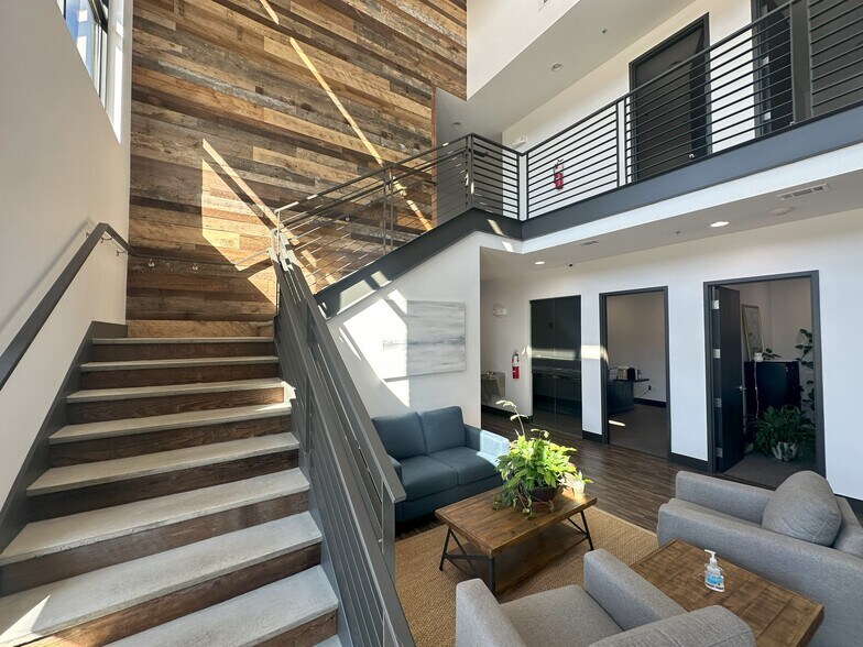 More Photos Of 1001 30th Ave, Northport Office For Lease