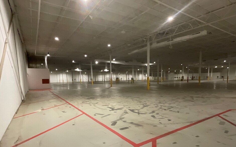 More Photos Of 4350-4360 Avery Dr, Flowery Branch Warehouse For Lease