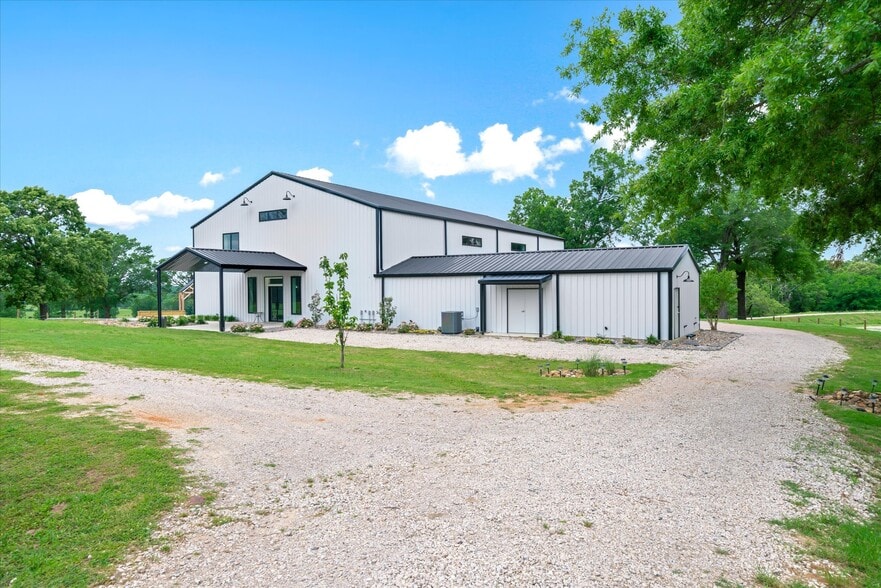 More Photos Of 1972 FM 857, Grand Saline Trailer Camper Park For Sale