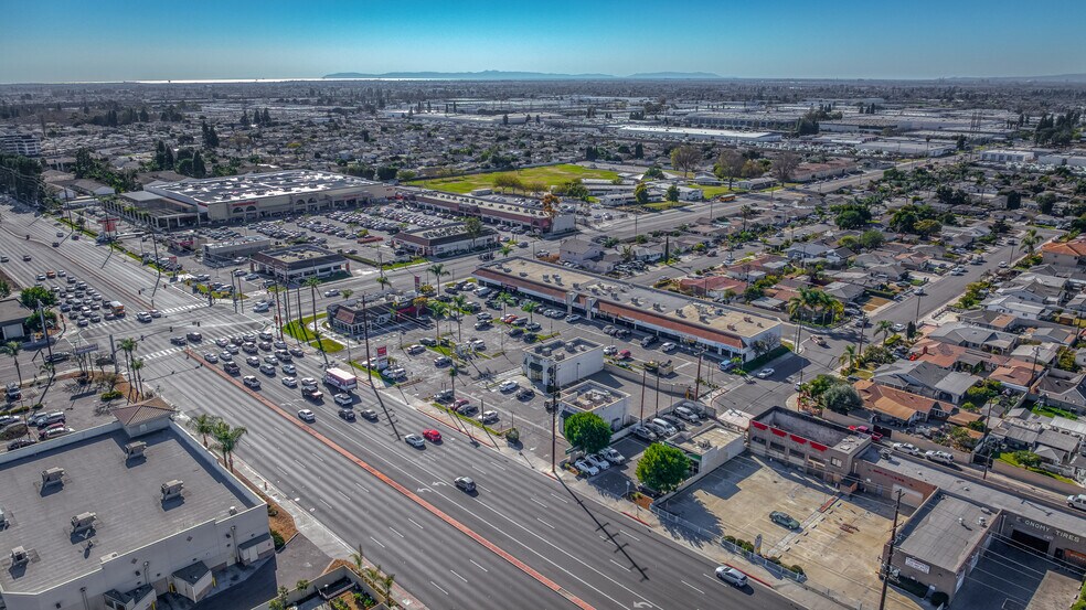 More Photos Of NWC BEACH BLVD & CHAPMAN AVE, Stanton Fast Food For Lease