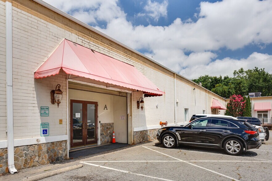More Photos Of 1325 S Eugene St, Greensboro Warehouse For Sale