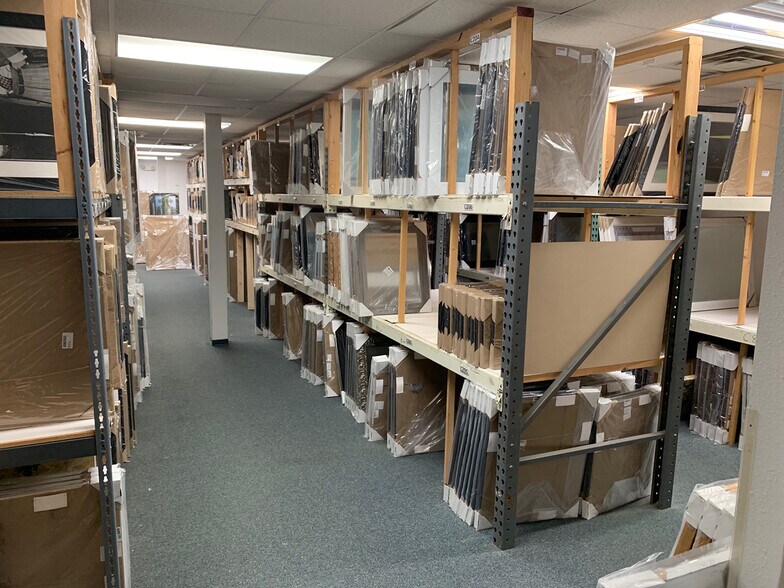 More Photos Of 2814 Perry St, Madison Warehouse For Lease