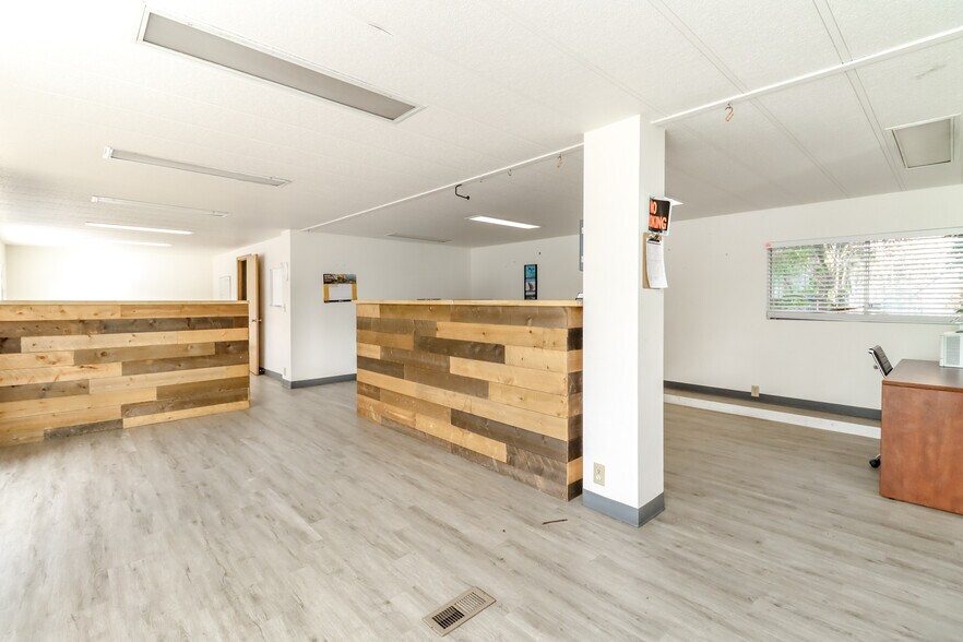 More Photos Of 1710 6th St, Bremerton Office For Sale