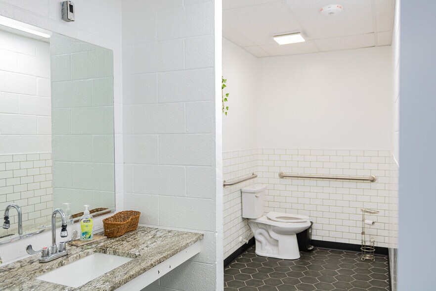 More Photos Of 900 W WM J Bryan Pky, Bryan Schools For Sale