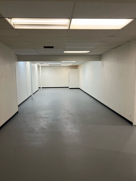 More Photos Of 13095 San Fernando Rd, Sylmar Flex For Lease