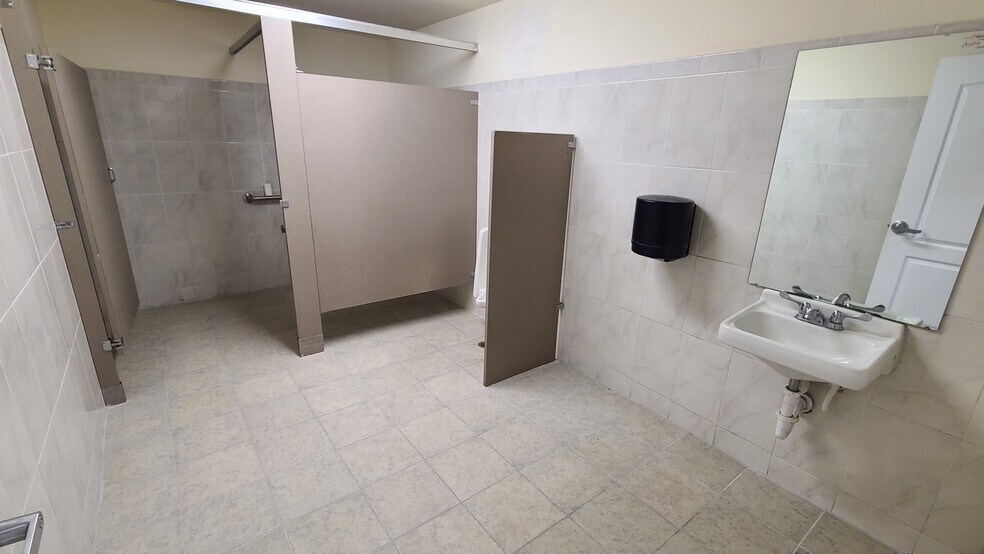 More Photos Of 149-151 Saw Mill Ct, East Stroudsburg Storefront Retail Office For Lease