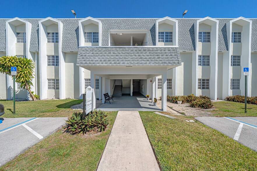 More Photos Of 15900 SW 95th Ave, Miami Apartments For Sale