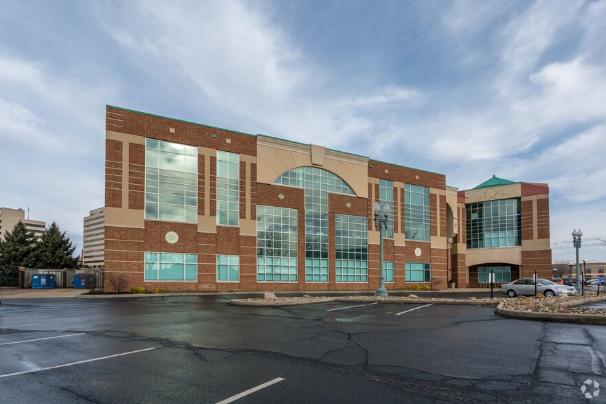 More Photos Of 400 3rd St SE, Canton Office For Lease