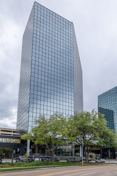 More Photos Of 820 Gessner Rd, Houston Office For Lease