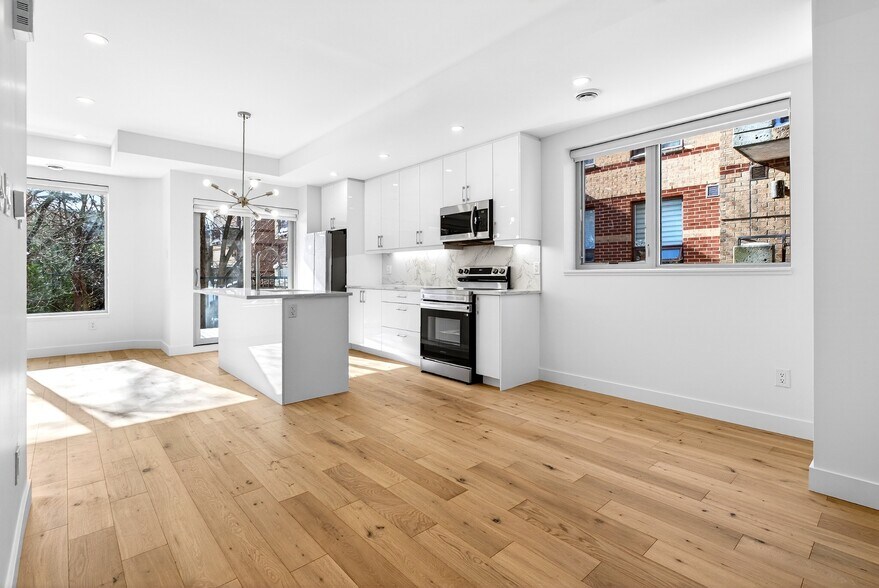 More Photos Of 14 Stevens Av, Ottawa Apartments For Sale