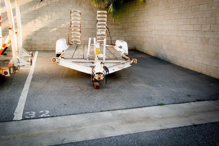 More Photos Of 1831 Golden State Ave, Bakersfield Self Storage For Lease