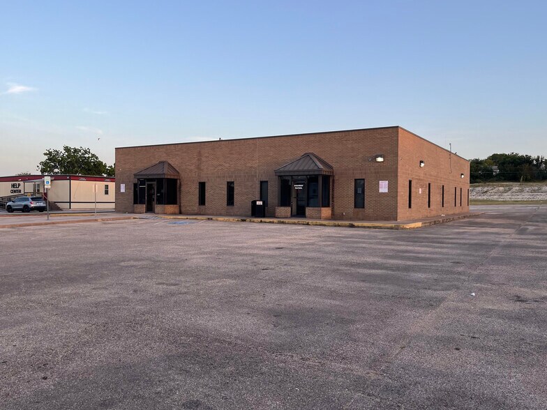 More Photos Of 302 Priest Dr, Killeen Office For Lease