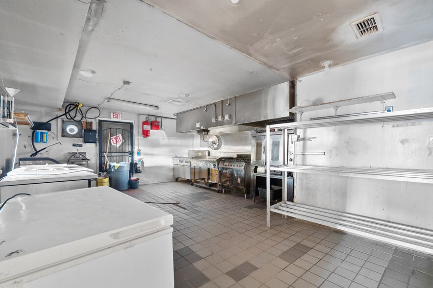 More Photos Of 1710 Second St, Pleasanton Restaurant For Sale