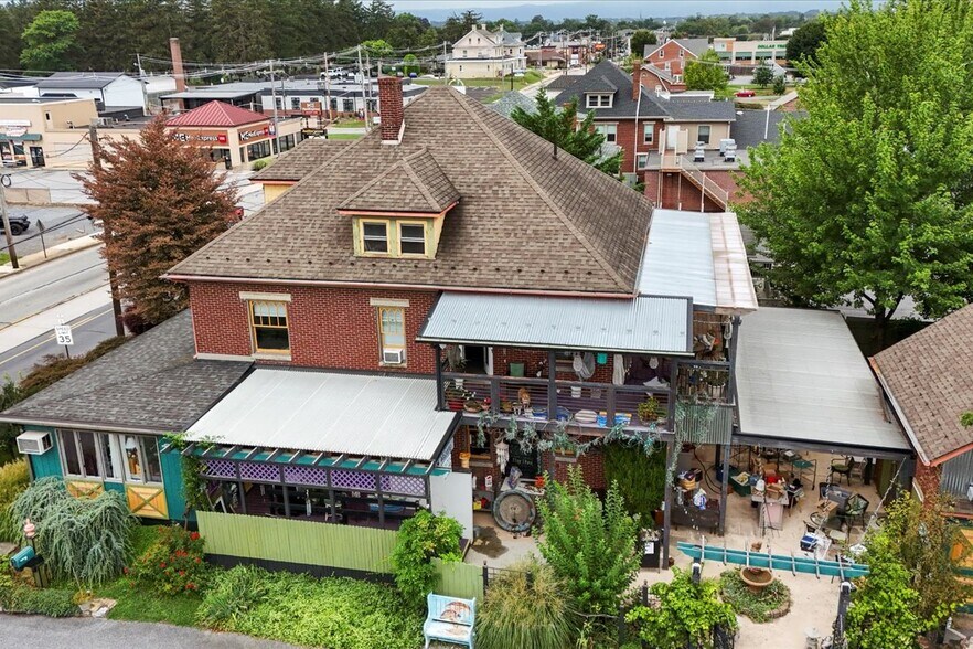 More Photos Of 1055 Lincoln Way E, Chambersburg General Retail For Sale