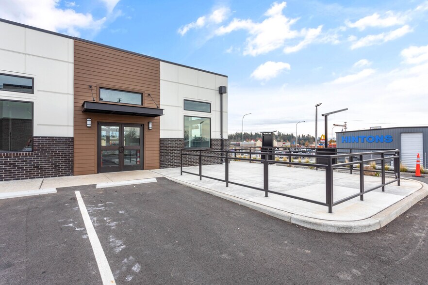 More Photos Of 8151 Guide Meridian Rd, Lynden Restaurant For Lease