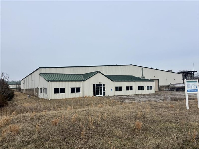 Primary Photo Of 175 David Pribble Dr, Falmouth Manufacturing For Sale