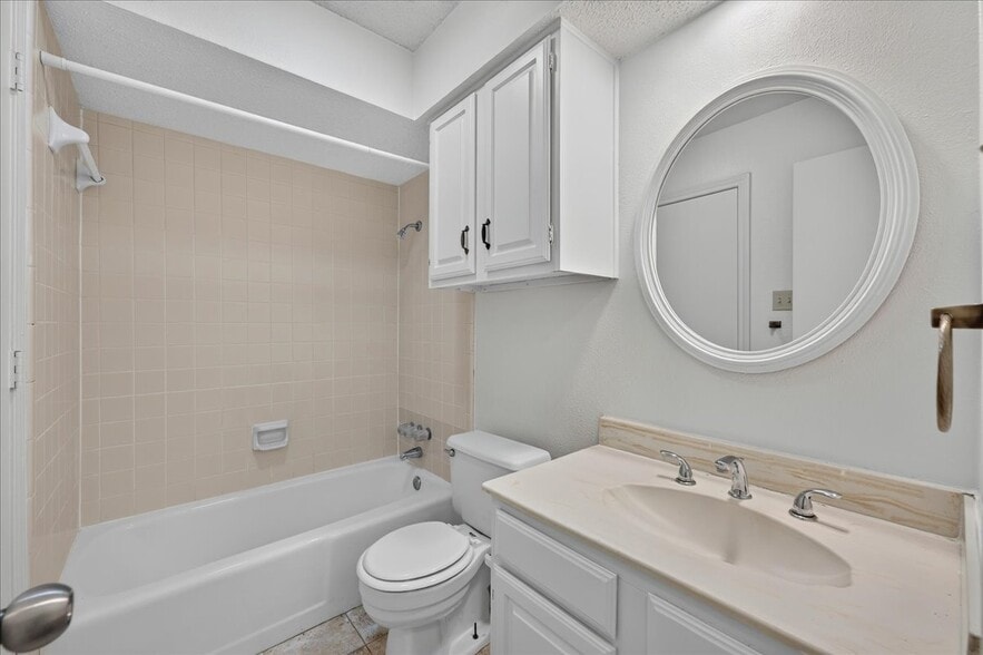 More Photos Of 210-212 Saint Marys Pl, Rockwall Apartments For Sale