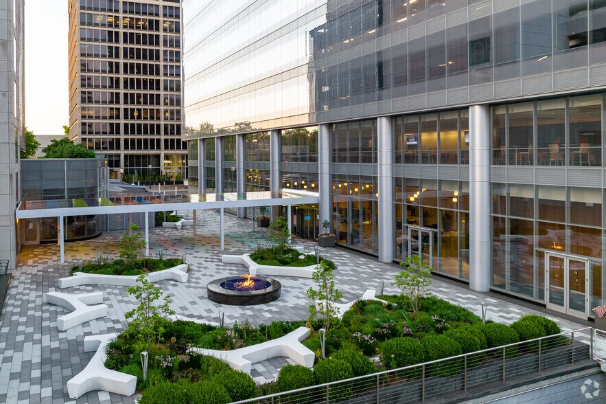 More Photos Of 7700 Forsyth Blvd, Clayton Office For Lease