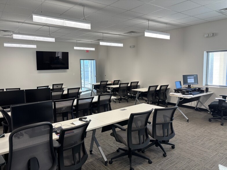 More Photos Of 4270 Burl Harris Dr, Abilene Warehouse For Lease