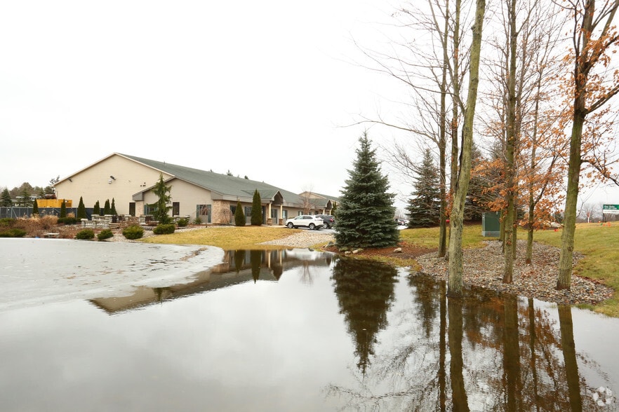 More Photos Of 1798 Holloway Dr, Holt Showroom For Lease