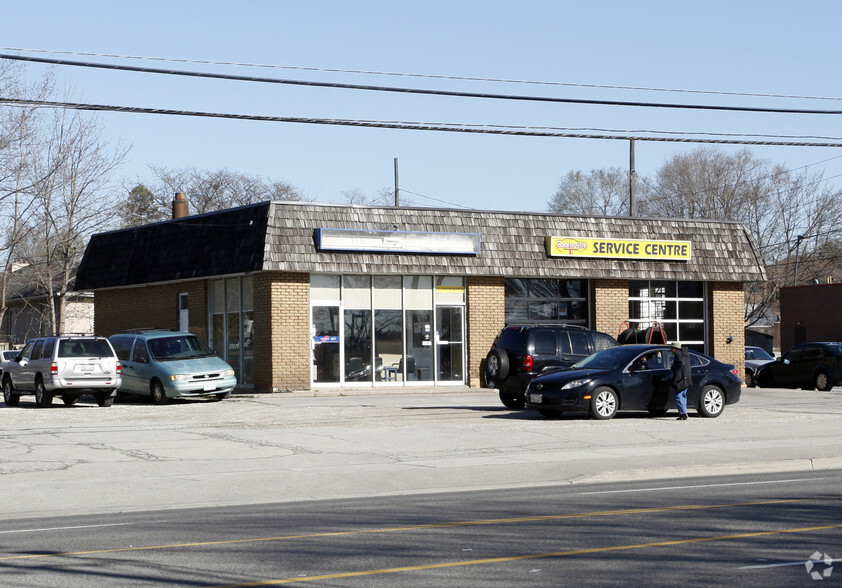 Primary Photo Of 135 Dundas St E, Mississauga Auto Repair For Sale