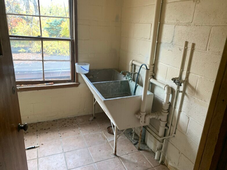 More Photos Of 2521 Noble Rd, Cleveland Heights Apartments For Sale