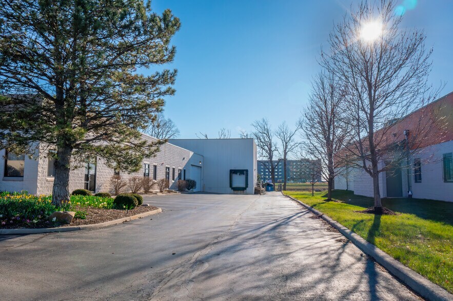 More Photos Of 17819 Commerce Dr, Westfield Warehouse For Sale