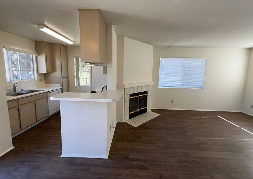 More Photos Of 5826 Lauretta St, San Diego Apartments For Sale