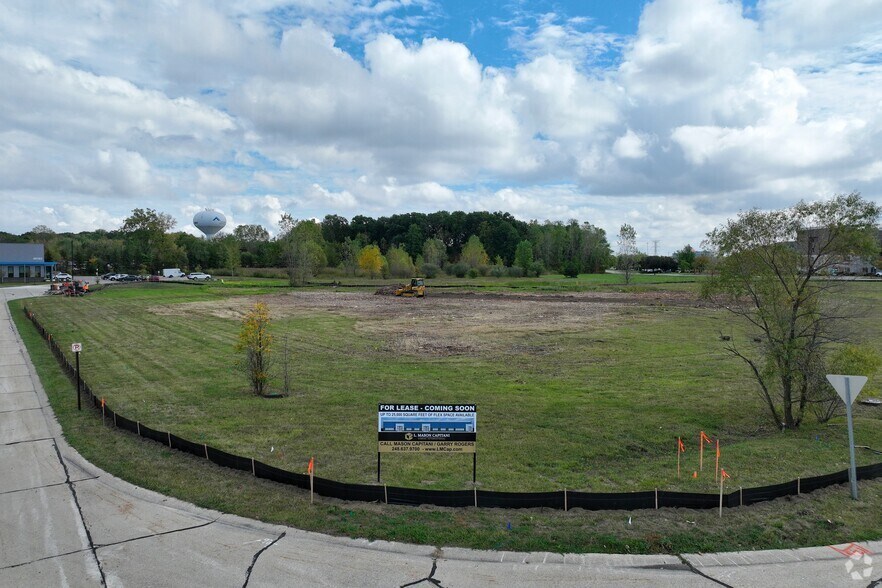 Primary Photo Of 49176 Alpha Dr, Wixom Showroom For Lease