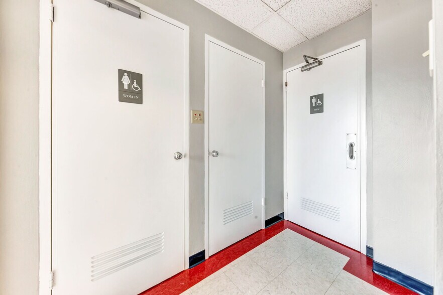 More Photos Of 150 Hillside Dr, Bethel Park Office For Lease