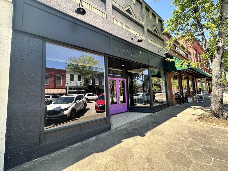 More Photos Of 108 N Main St, Greensboro General Retail For Sale
