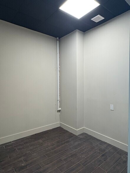 More Photos Of 4041 S Custer Rd, McKinney Storefront Retail Residential For Sale