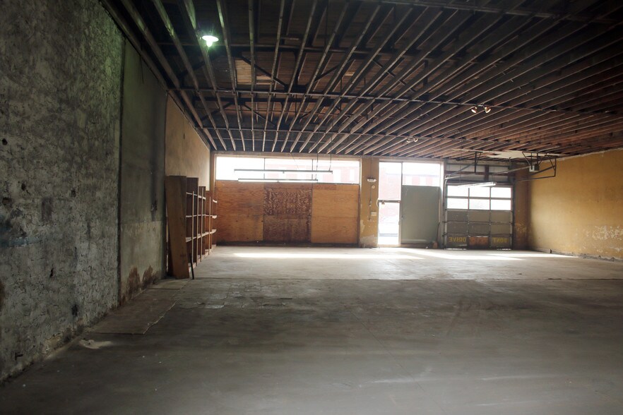More Photos Of 432 Court St, Muskogee Warehouse For Lease